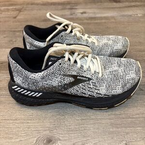 Brooks Adrenaline 21 Size 7 Black White Running Shoes